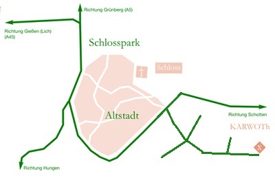 Der Innenstadtplan; direkt am Schloss gelegen: die Schmuckwerkstatt KARWOTh mit dem “Lädchen mit dem Perlenohrring...”